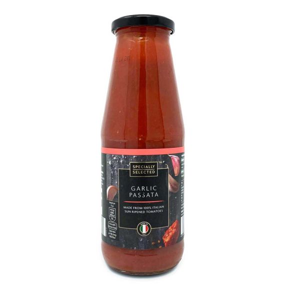 Specially Selected Garlic Passata 700g